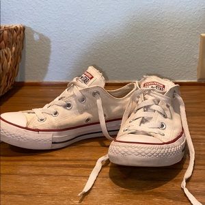 Women’s Size 6 Converse White Chuck 70 Low Tops